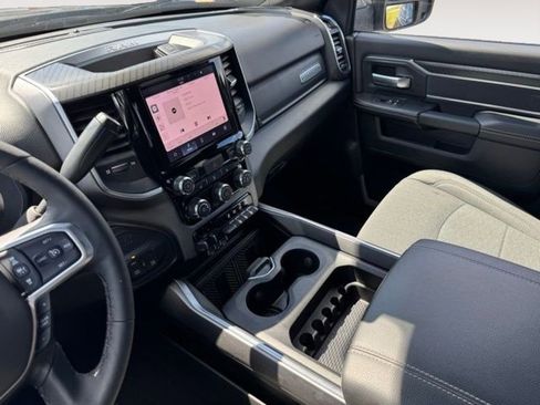 Used 2025 RAM 2500 Big Horn AWD/4WD image 15