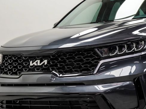 Used 2023 Kia Sorento S w/ Panoramic Sunroof Package FWD image 2