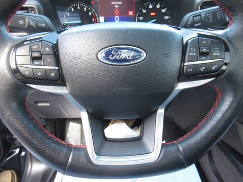Used 2023 Ford Explorer ST-Line w/ Class IV Trailer Tow Package image 35