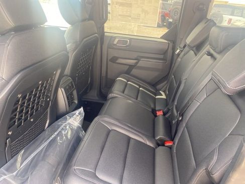 New 2025 Ford Bronco Badlands image 11