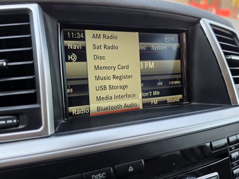Used 2015 Mercedes-Benz GL 320 BlueTEC 4MATIC w/ Premium I Package image 44