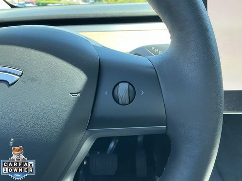 Used 2023 Tesla Model Y Long Range AWD/4WD image 44