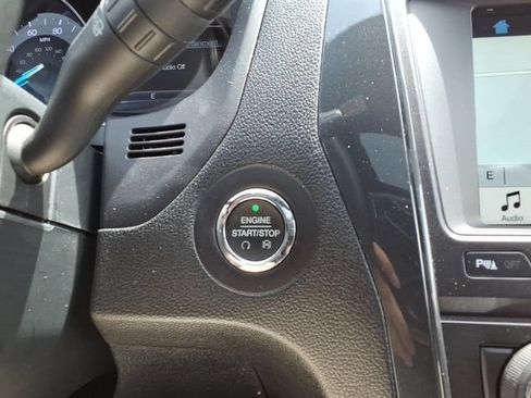 Used 2018 Ford Explorer XLT w/ Equipment Group 202A AWD/4WD image 27