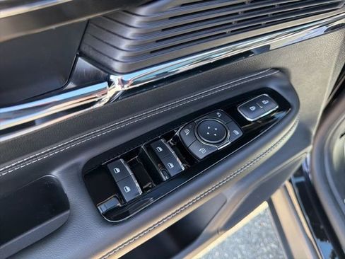 Used 2022 Lincoln Corsair AWD w/ Premium Package image 12