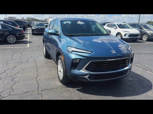 Used 2024 Buick Encore GX Preferred w/ Comfort Package AWD/4WD image 3