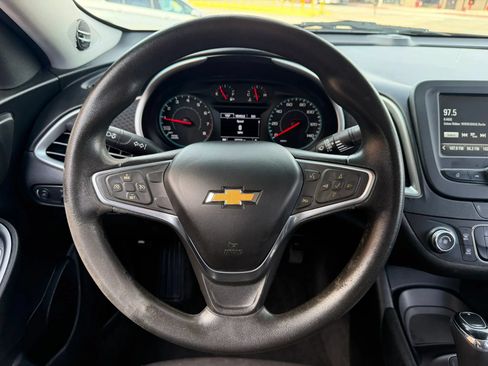 Used 2018 Chevrolet Malibu LS FWD image 11