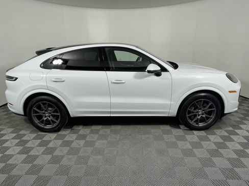 Used 2025 Porsche Cayenne Coupe AWD/4WD image 8