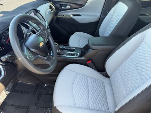 Used 2019 Chevrolet Equinox LS FWD image 12