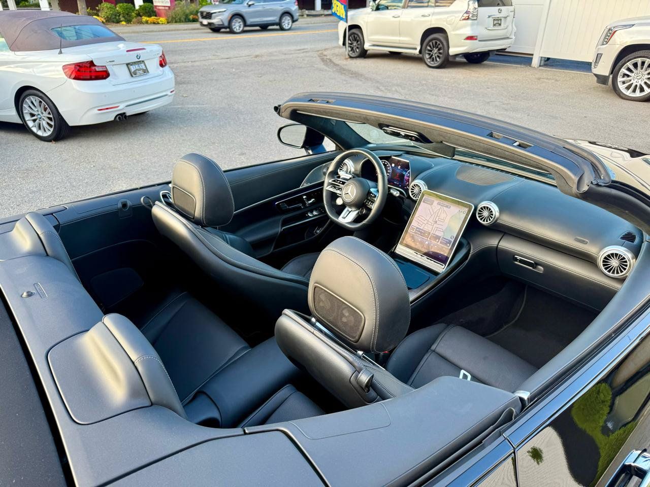 Used 2022 Mercedes-Benz SL 63 AMG 4MATIC w/ Driver Assistance Package image 23