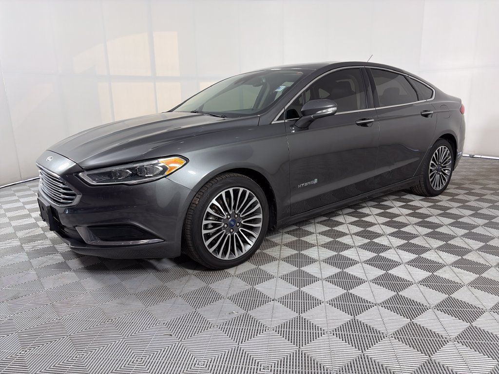 Used 2018 Ford Fusion SE w/ Equipment Group 602A FWD image 3
