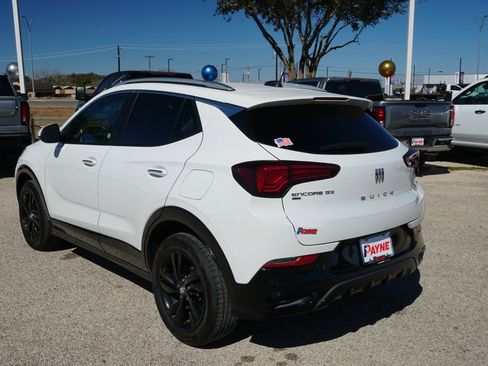 Used 2024 Buick Encore GX Sport Touring image 10