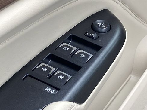 Used 2015 Cadillac SRX Luxury w/ Driver Awareness Package image 28