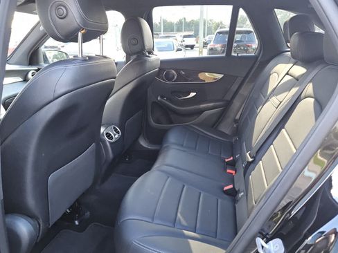 Used 2019 Mercedes-Benz GLC 300 4MATIC image 4