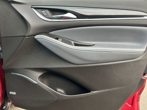 Used 2018 Buick Enclave Premium w/ Experience Buick Package image 26