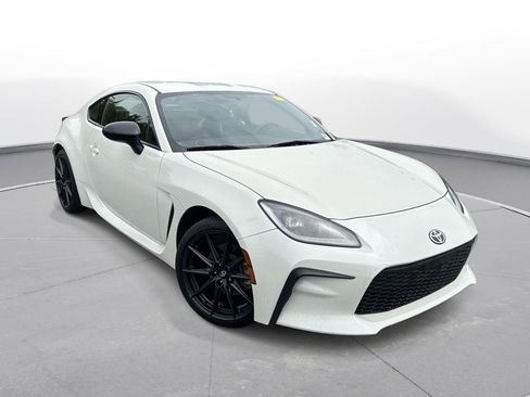 Used 2022 Toyota GR86 Premium RWD image 4
