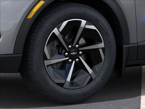 New 2026 Chevrolet Equinox EV LT image 9