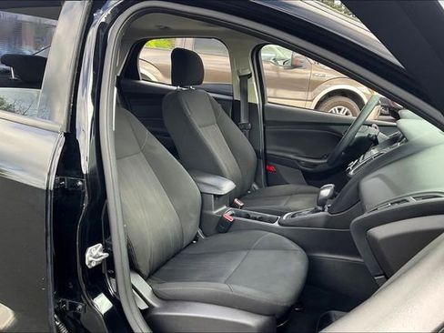 Used 2017 Ford Focus SEL image 7