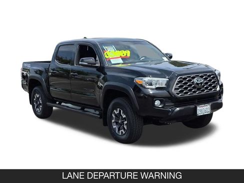 Used 2021 Toyota Tacoma TRD Off-Road w/ Technology Package RWD image 2