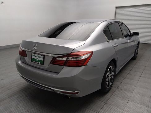 Used 2017 Honda Accord LX image 9