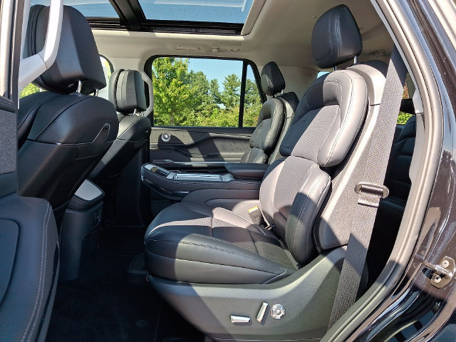 New 2027 Lincoln Navigator Reserve AWD/4WD image 6