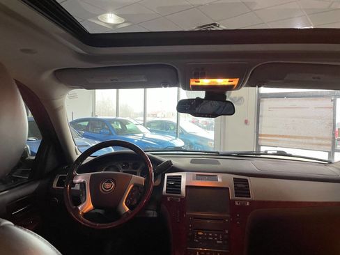 Used 2009 Cadillac Escalade EXT image 22