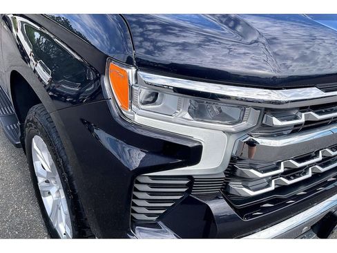 Used 2022 Chevrolet Silverado 1500 LTZ w/ LTZ Premium Package AWD/4WD image 30
