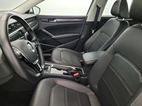 Used 2020 Volkswagen Passat 2.0T R-Line FWD image 17
