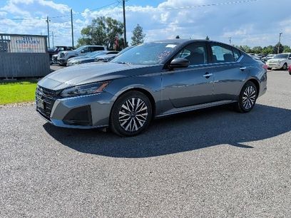 Used 2025 Nissan Altima 2.5 SV