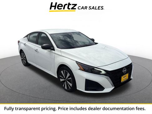Used 2025 Nissan Altima 2.5 SV FWD image 1