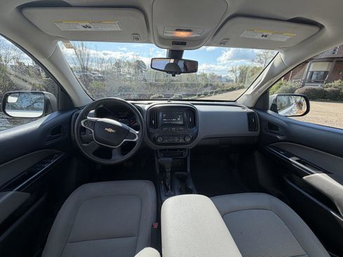 Used 2017 Chevrolet Colorado W/T w/ WT Convenience Package image 9