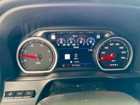 Used 2022 Chevrolet Silverado 2500 High Country w/ Technology Package AWD/4WD image 6
