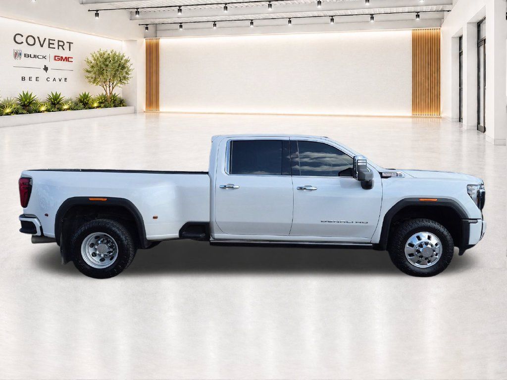Used 2024 GMC Sierra 3500 Denali w/ Denali Reserve Package AWD/4WD image 16