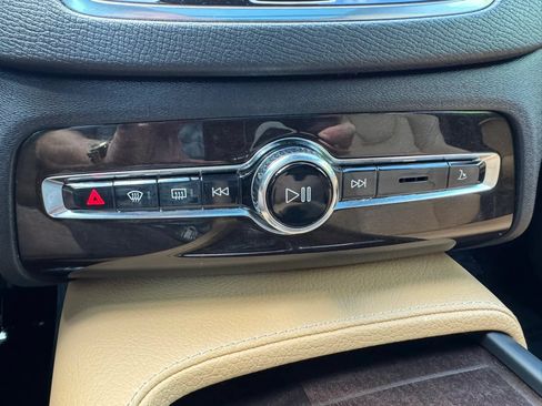 Used 2017 Volvo XC90 T6 Momentum w/ Vision Package AWD/4WD image 38