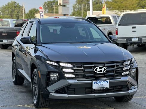 Used 2025 Hyundai Tucson Blue AWD/4WD image 35