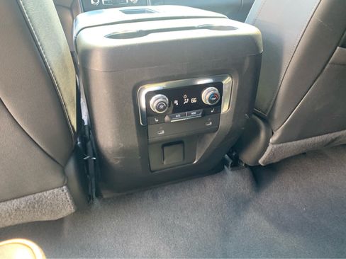 Used 2022 GMC Yukon AT4 AWD/4WD image 25