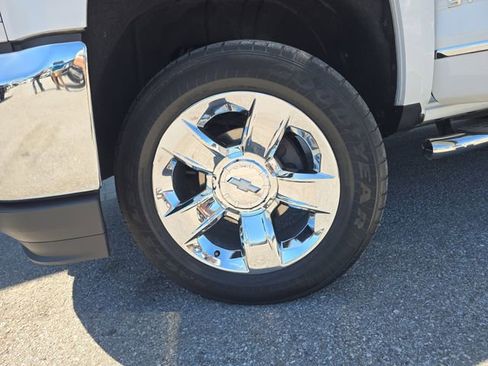 Certified 2017 Chevrolet Silverado 1500 LTZ w/ LTZ Plus Package AWD/4WD image 28