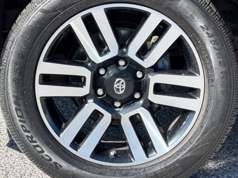 Used 2015 Toyota 4Runner Limited image 11