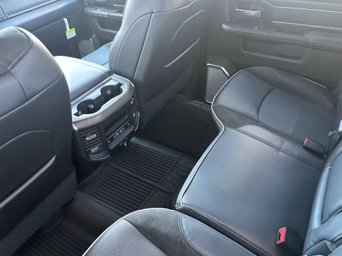 New 2026 RAM 2500 Laramie AWD/4WD image 4