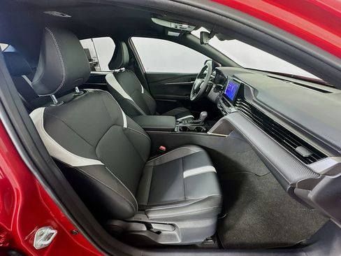 Used 2025 Toyota Camry SE image 28