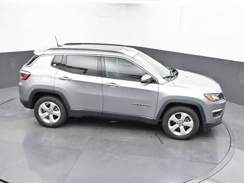 Used 2018 Jeep Compass Latitude w/ Popular Equipment Group FWD image 34