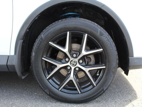 Used 2016 Toyota RAV4 SE FWD image 16