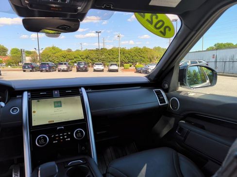 Used 2022 Land Rover Discovery S R-Dynamic AWD/4WD image 10