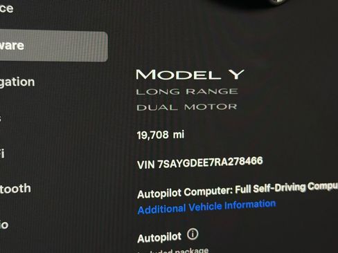 Used 2024 Tesla Model Y Long Range image 32