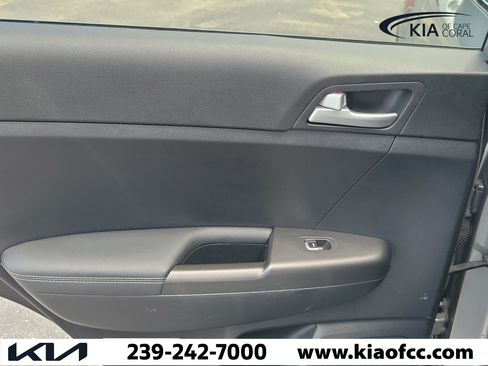 Used 2020 Kia Sportage LX FWD image 14