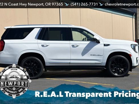 Used 2021 GMC Yukon Denali w/ Denali Premium Package image 3