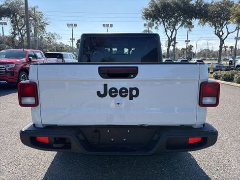 Used 2025 Jeep Gladiator Sport image 5