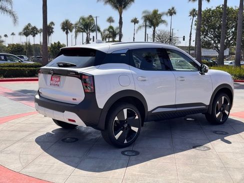 New 2025 Nissan Kicks SR image 7