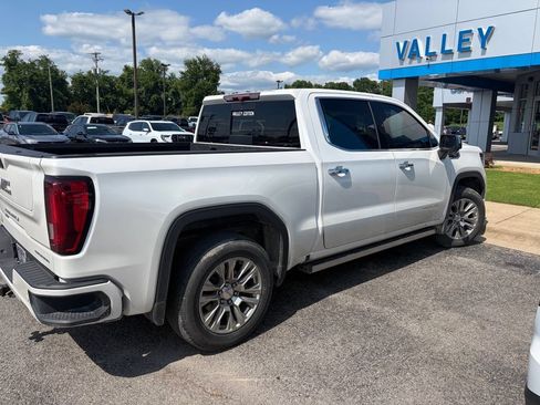 Used 2022 GMC Sierra 1500 Denali w/ Denali Carbonpro Edition AWD/4WD image 3