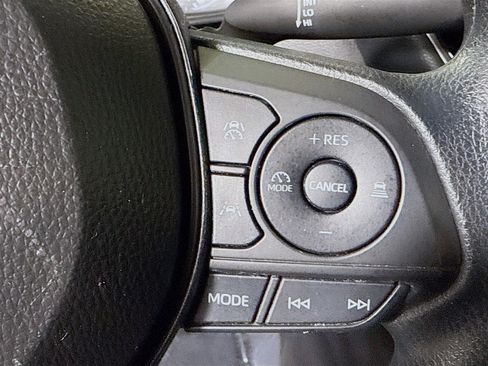 Used 2025 Toyota Corolla LE image 15