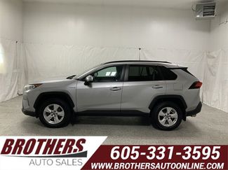 Used 2020 Toyota RAV4 XLE w/ XLE Grade Weather Package AWD/4WD video 1